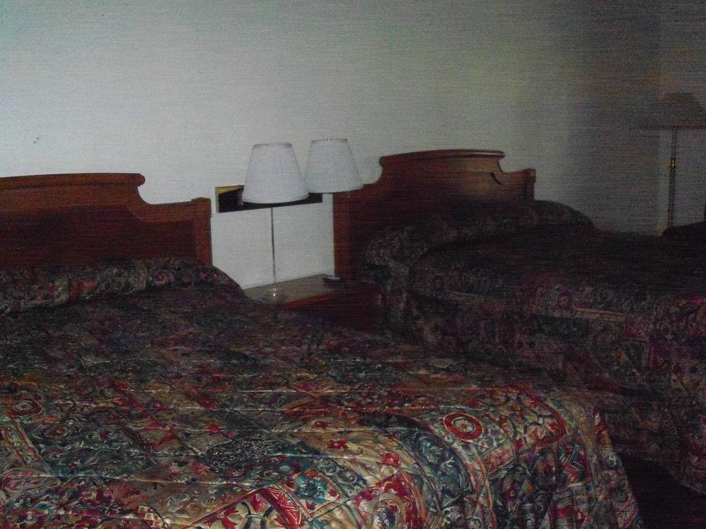 Budget Inn And Suites - Des Moines Zewnętrze zdjęcie