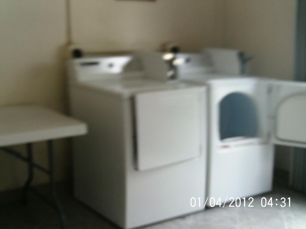 Budget Inn And Suites - Des Moines Zewnętrze zdjęcie